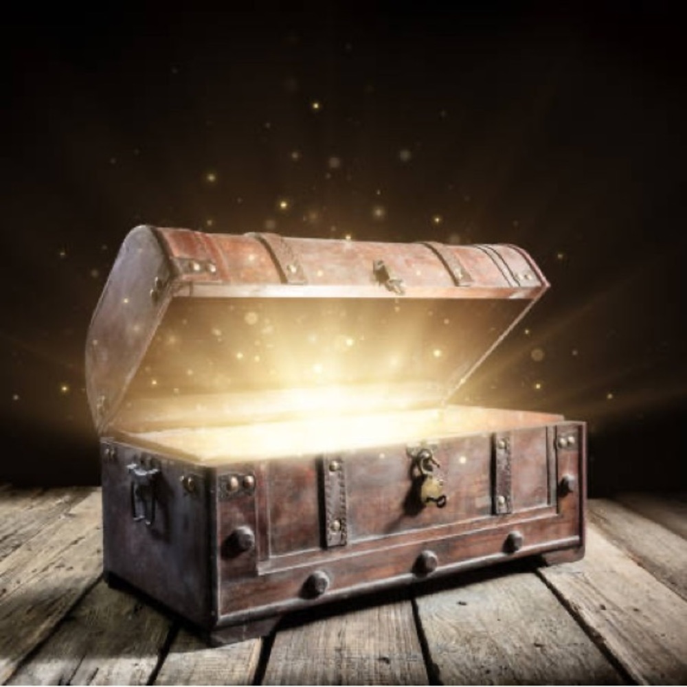 Live at 5pm Saturday! Let’s open the treasure chest!👏👏❤️🥰🎄